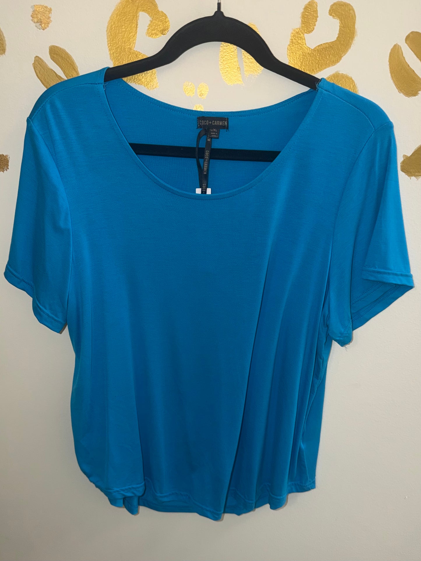 Coco + Carmen Short Sleeve Top